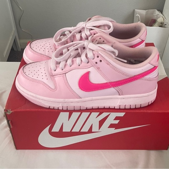 Pink Ducks - Picture 1 of 1